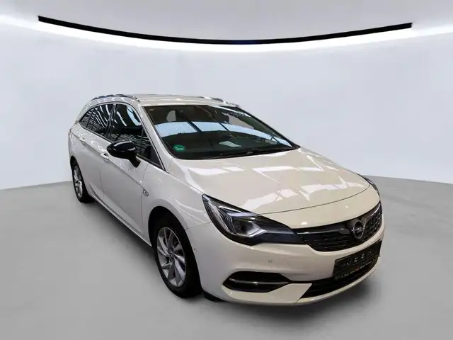 Opel Astra main image