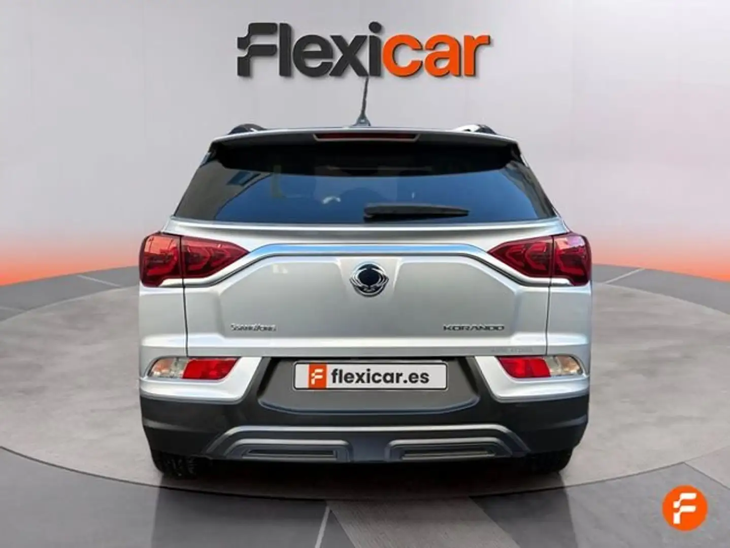 SsangYong Korando D16T Urban Plus 4x2 Gris - 2