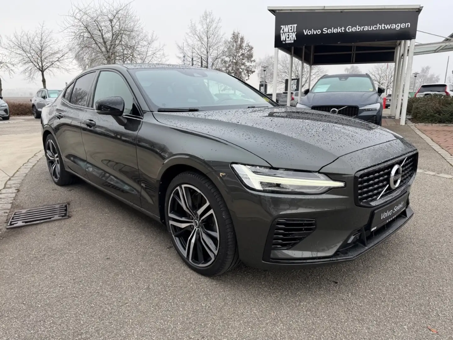 Volvo S60 R Design Recharge Plug-In Hybrid T8 AWD HUD AHK-el Grau - 2