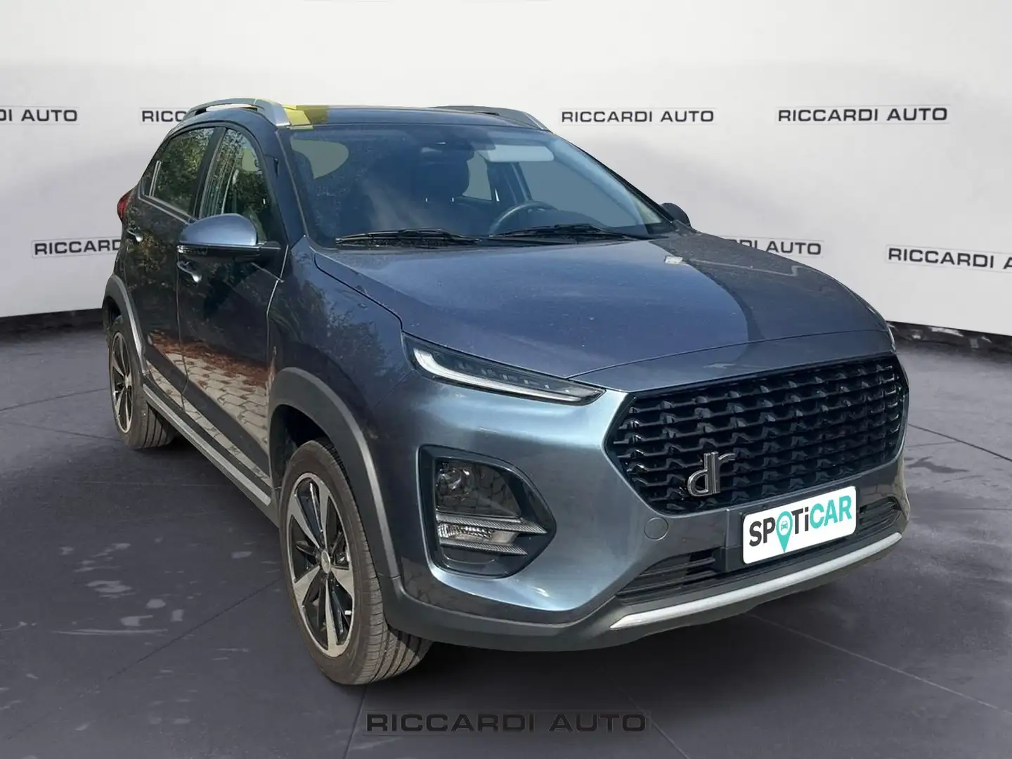 DR Automobiles DR 3.0 1.5 Bi-Fuel GPL Grau - 2