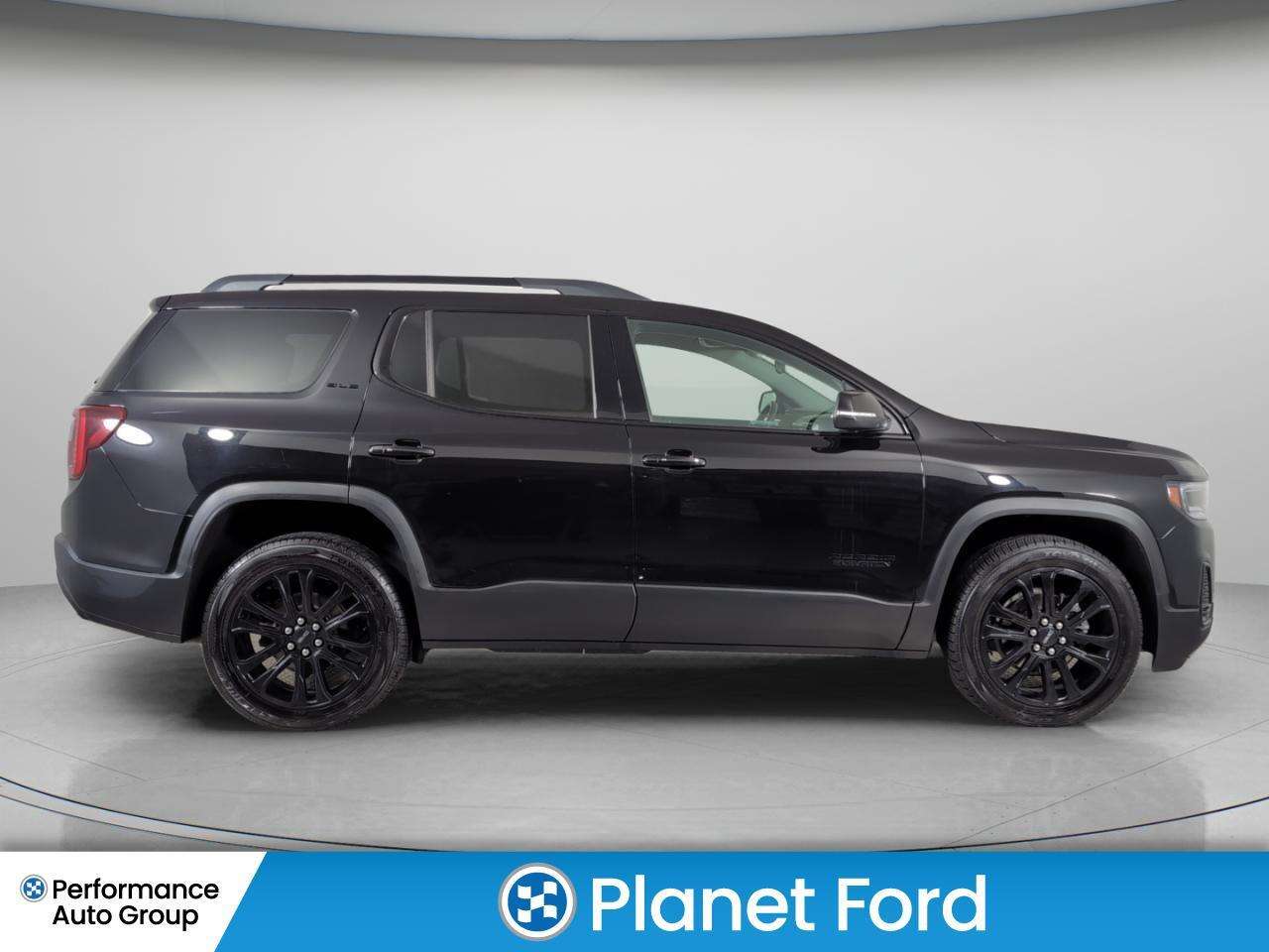 2023 GMC Acadia AWD 4dr SLE 6 seater tri zone climate rear outlet — снимка 1