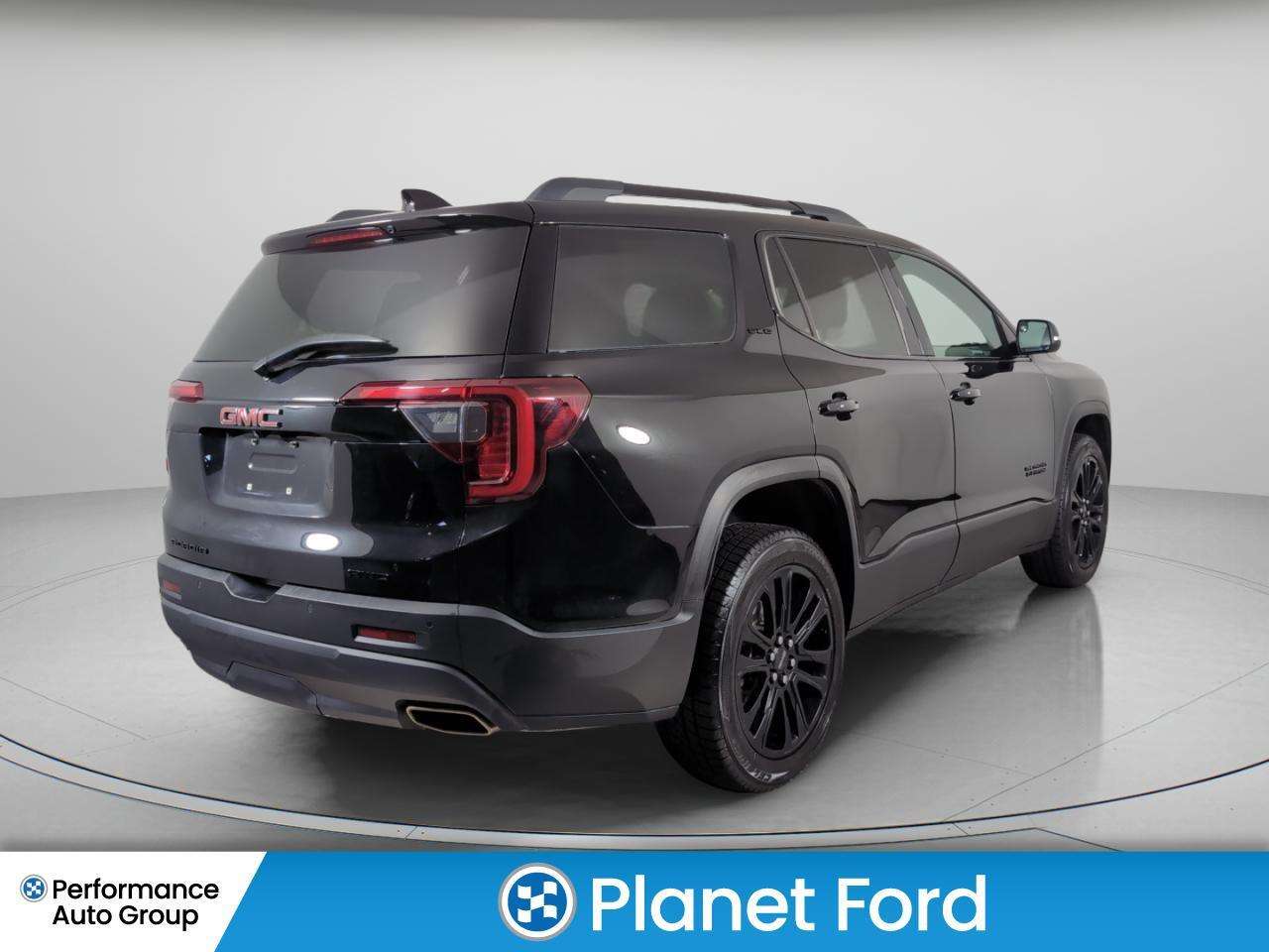 2023 GMC Acadia AWD 4dr SLE 6 seater tri zone climate rear outlet — снимка 1