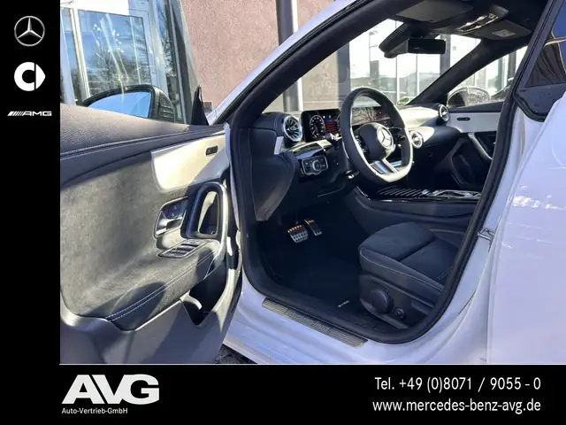 Mercedes-Benz CLA view 8