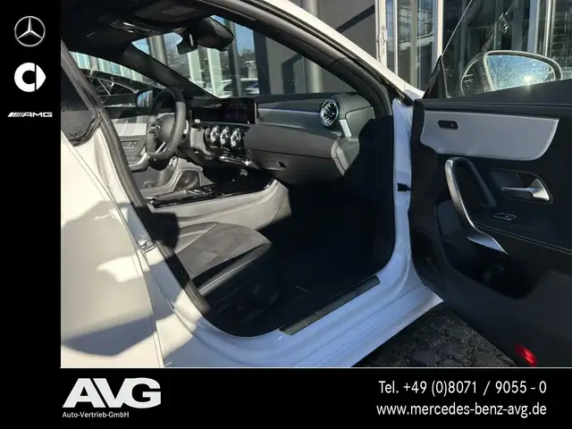 Mercedes-Benz CLA view 13