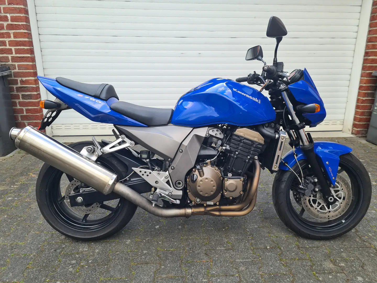 Kawasaki ZR 750 Синій - 1