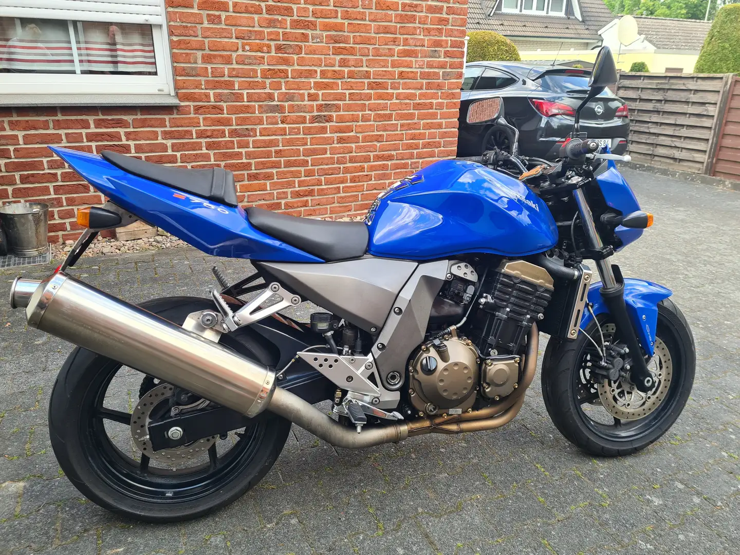 Kawasaki ZR 750 Синій - 2