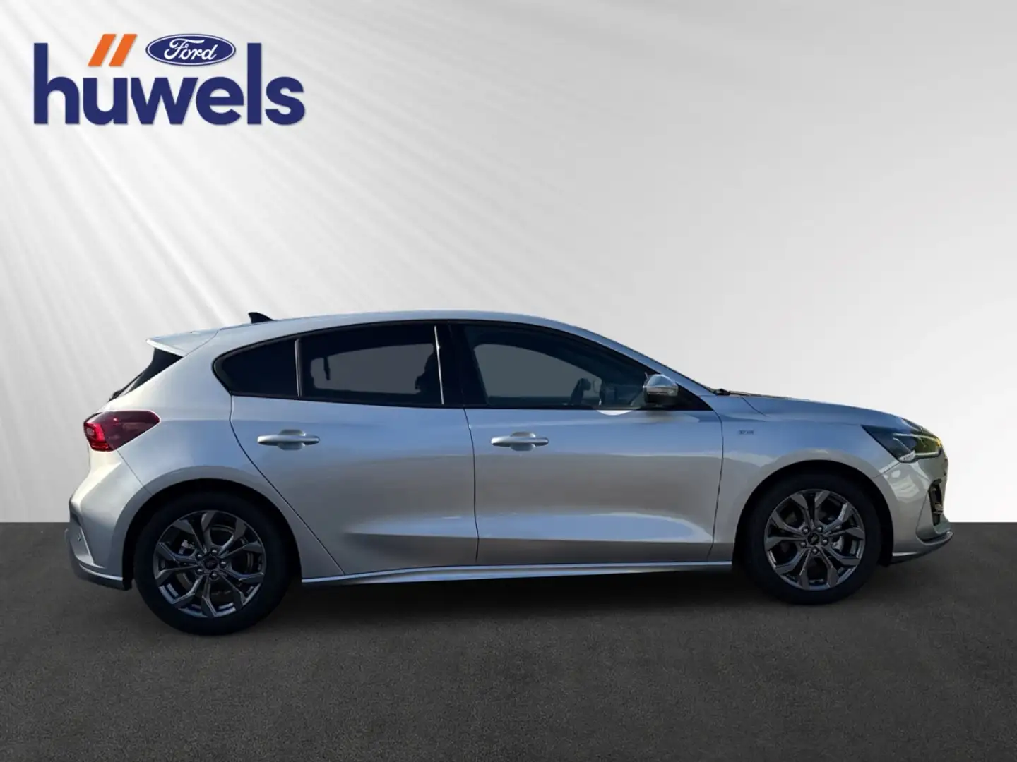 Ford Focus ST-Line X 1.0 Ecoboost +RFK+LED+PANO+PDC+M&S+NAVI+ Zilver - 2