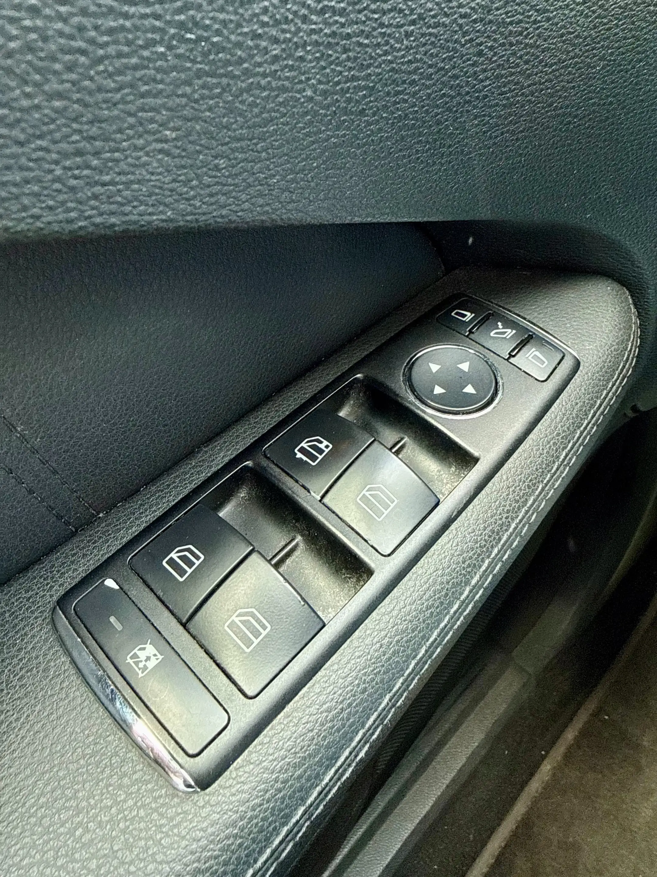 Mercedes-Benz E 250 CDI Business Automatik Schiebedach TÜV+SER NEU — photo 12