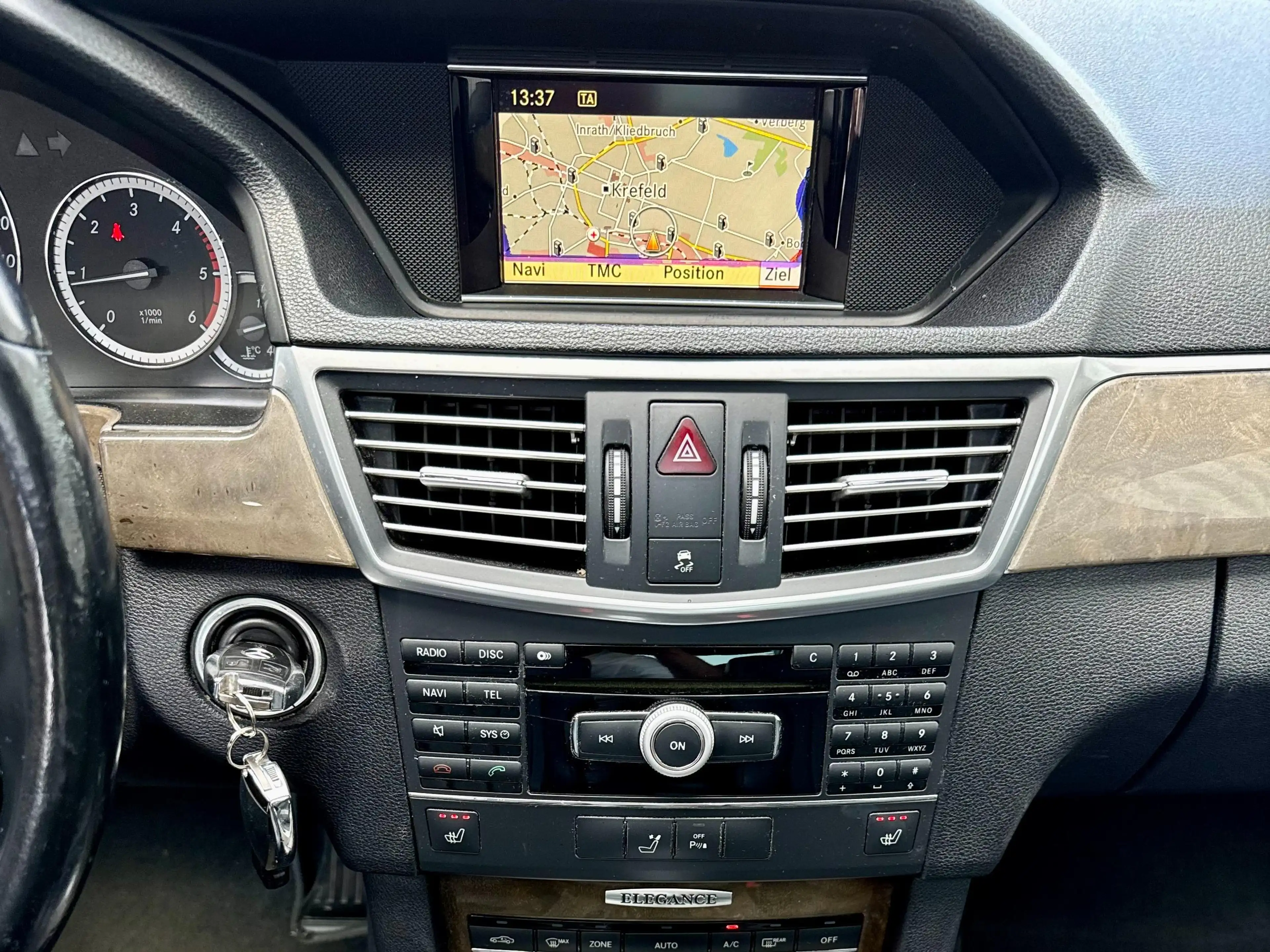 Mercedes-Benz E 250 CDI Business Automatik Schiebedach TÜV+SER NEU — photo 10