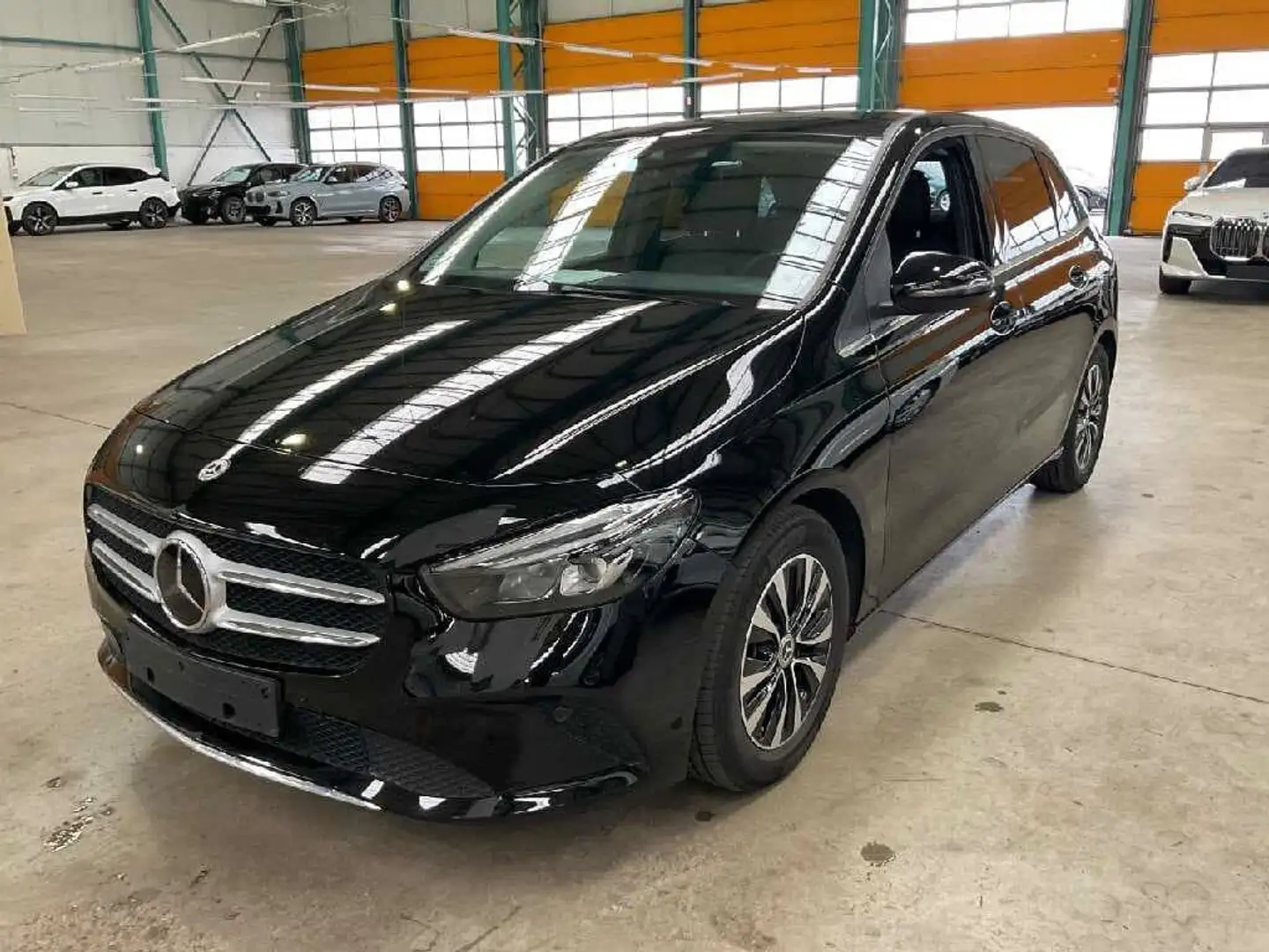Mercedes-Benz B 200 d Style Pano ACC Lane BLIS Key Navi RKam Schwarz - 1