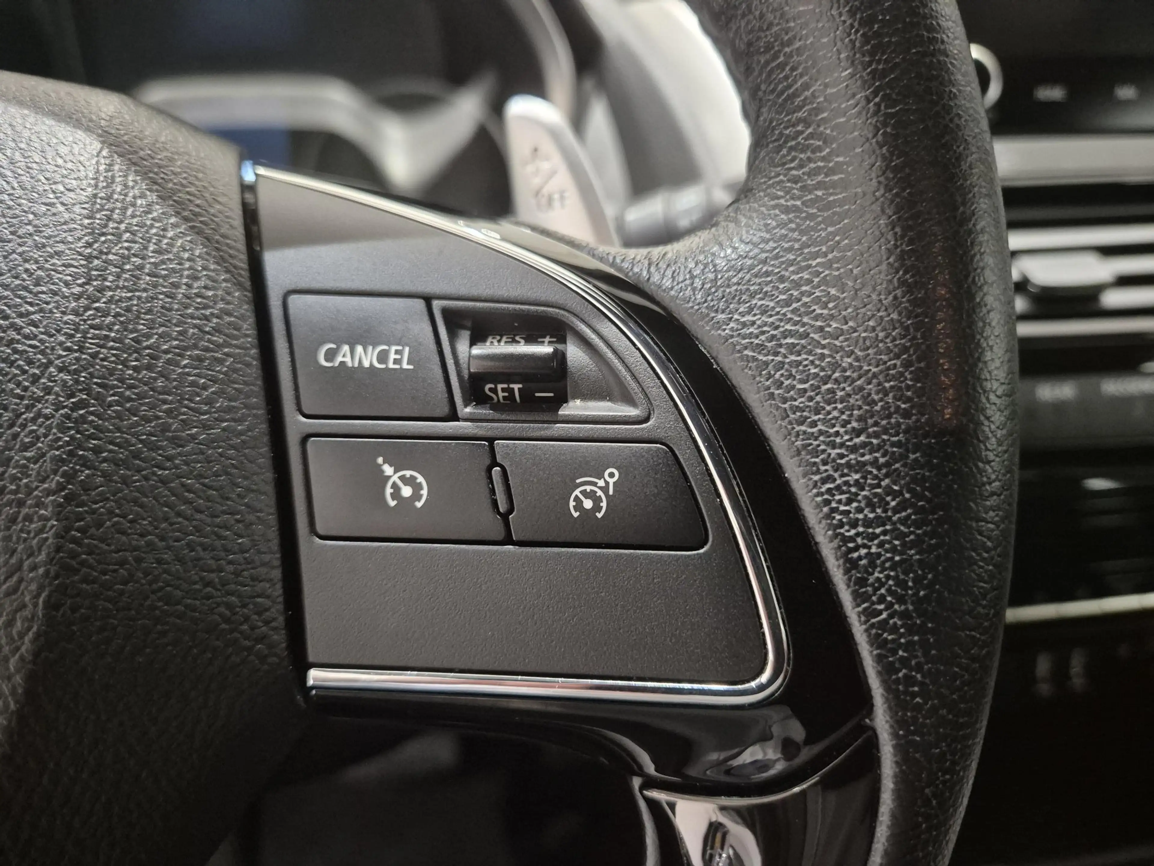 Mitsubishi Eclipse Cross 2.4 PHEV Intense+ | Trekhaak | Stoelverwarming | N — photo 19