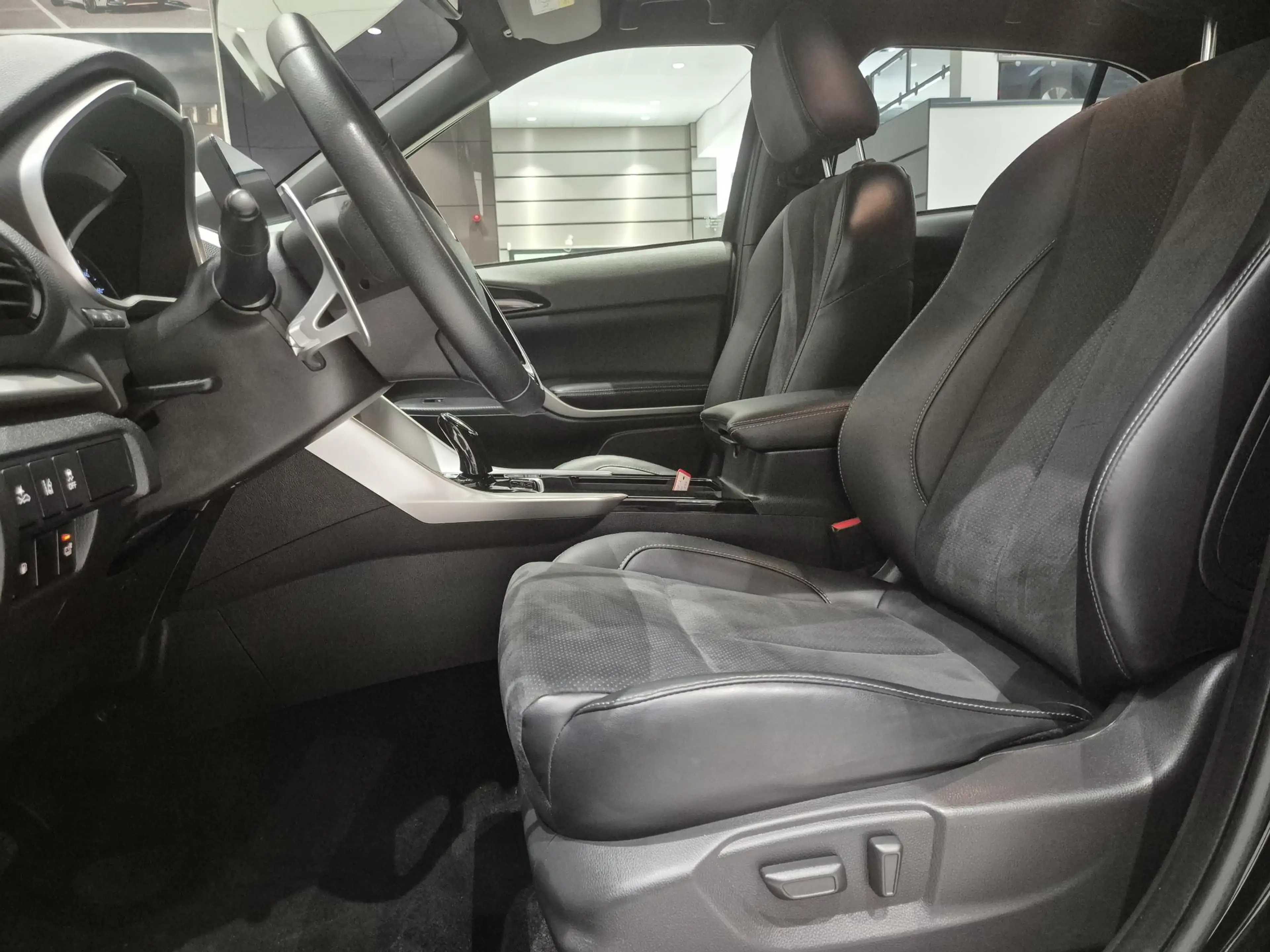 Mitsubishi Eclipse Cross 2.4 PHEV Intense+ | Trekhaak | Stoelverwarming | N — photo 7