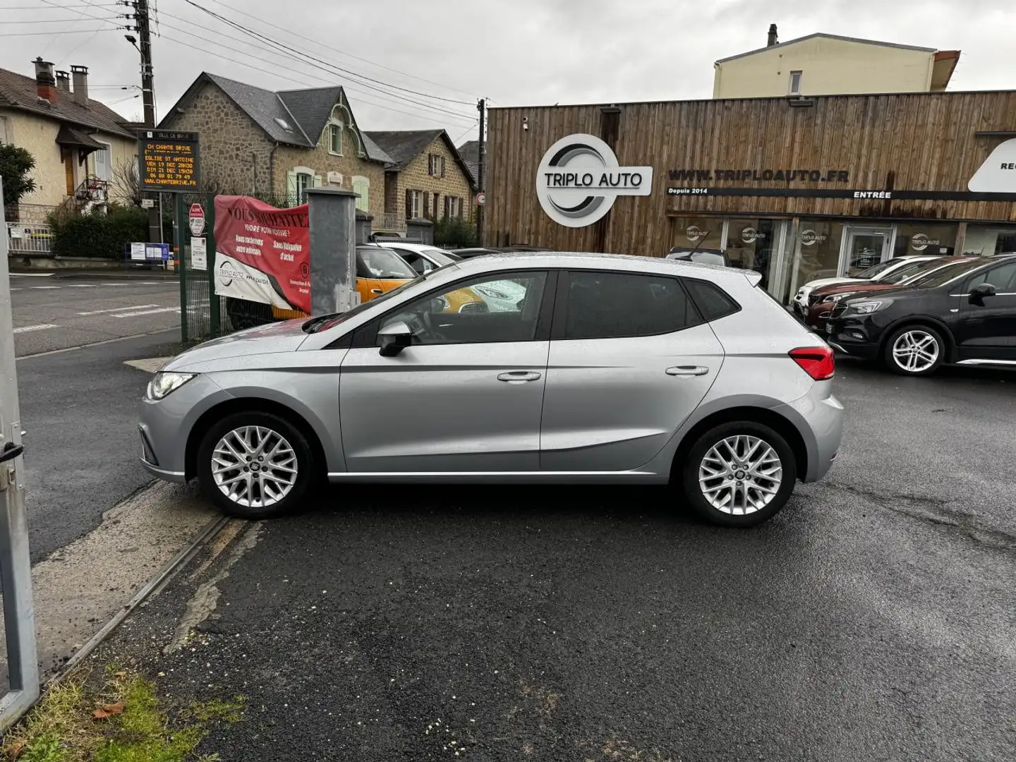 SEAT Ibiza 1.6 TDI - 95 S\u0026S Urban Gps + Clim + Radar AR Gris - 2