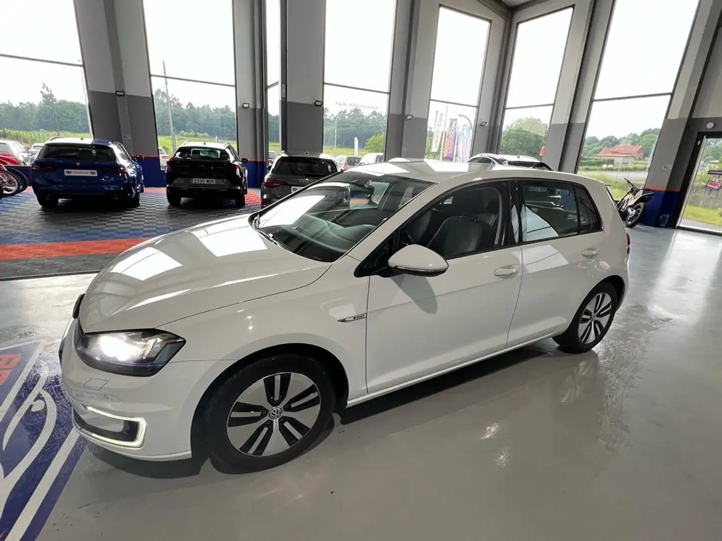 Volkswagen Golf e-Golf ePower - 1
