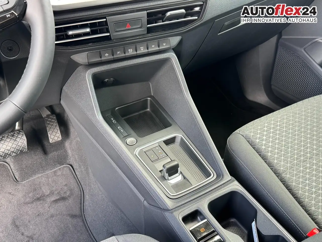 Ford Grand Tourneo Titanium 1,5 L2 7 Sitzer Klimaautomatik Anhänge... 16