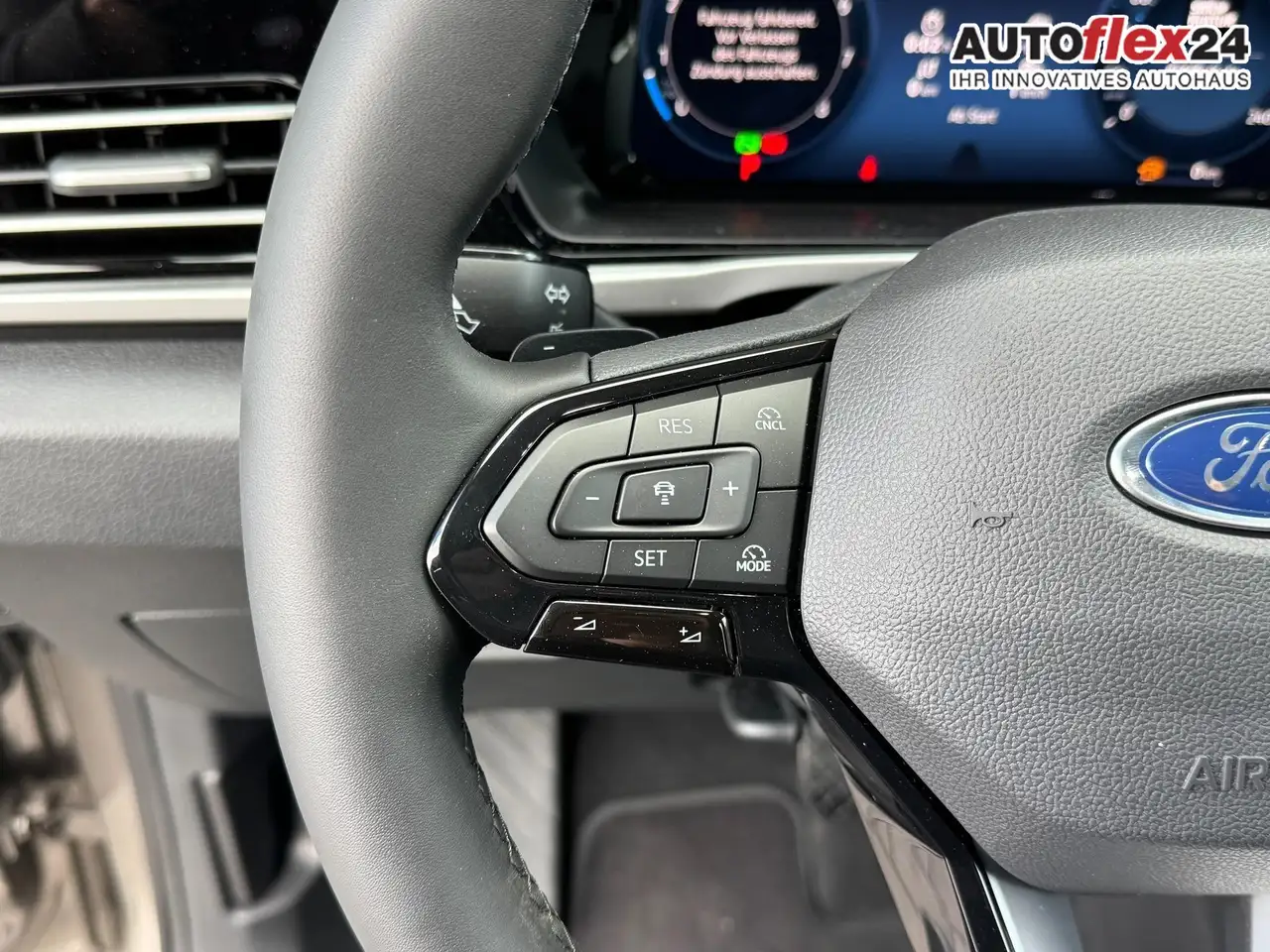 Ford Grand Tourneo Titanium 1,5 L2 7 Sitzer Klimaautomatik Anhänge... 14
