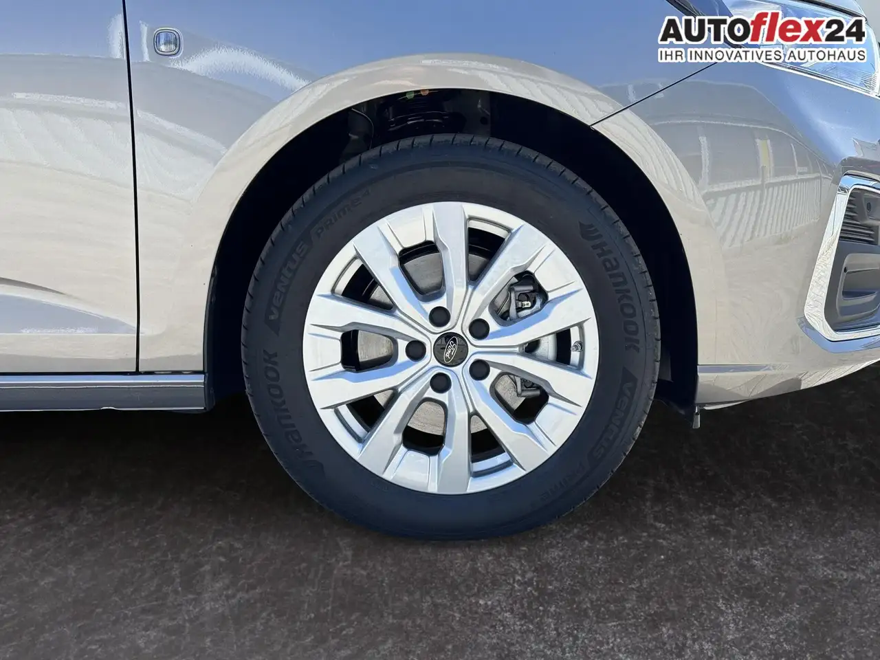 Ford Grand Tourneo Titanium 1,5 L2 7 Sitzer Klimaautomatik Anhänge... 9