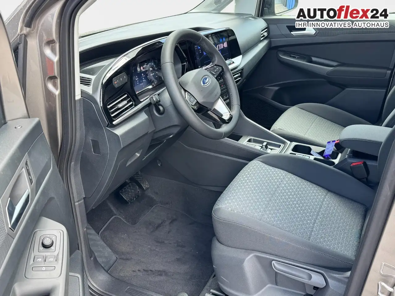 Ford Grand Tourneo Titanium 1,5 L2 7 Sitzer Klimaautomatik Anhänge... 12