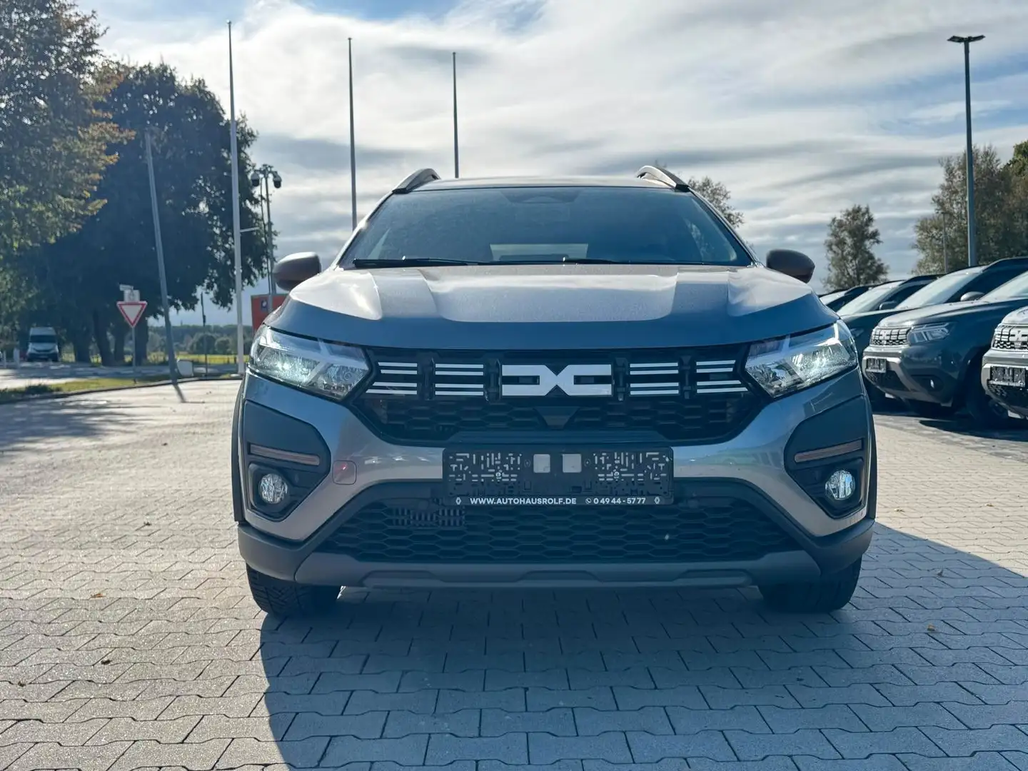 Dacia Jogger Extreme TCe 110 | 7 Sitze | KLIMA Grau - 2