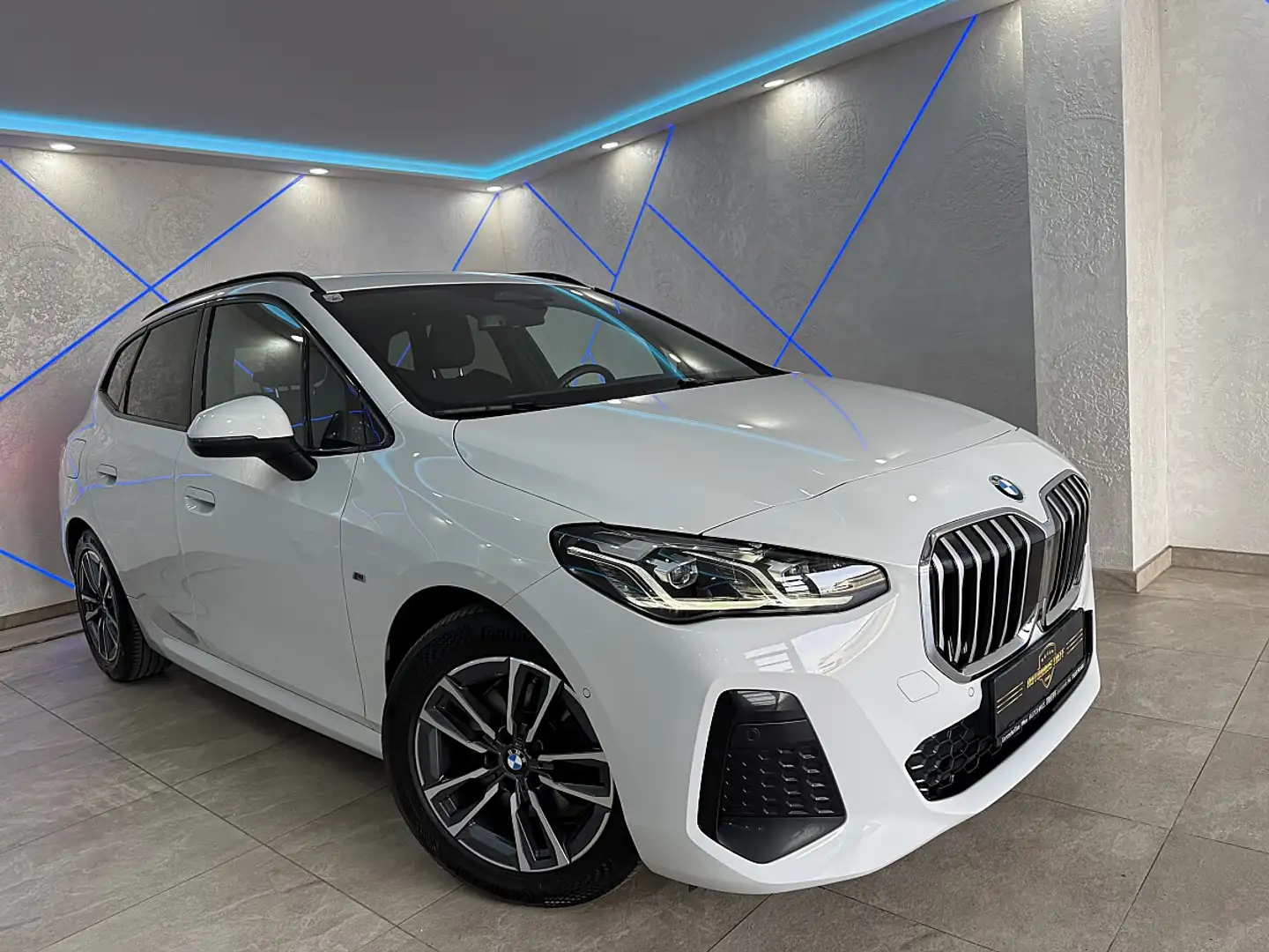 BMW 218 d Active Tourer Aut.*M-SPORT*PANORAMA*HEAD-UP*3... Weiß - 2