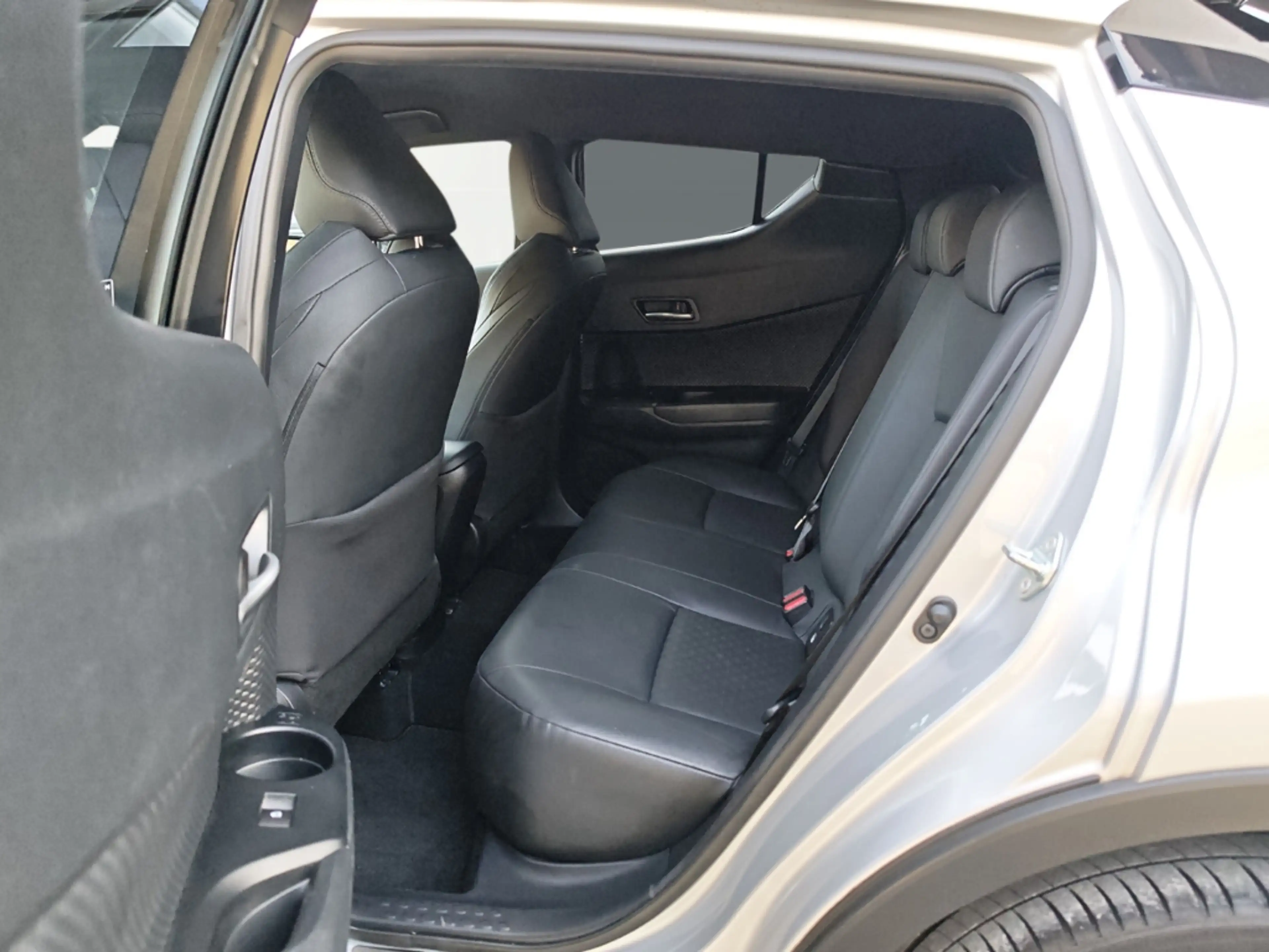 Toyota C-HR Team D  1.2 Turbo +Kamera +Winterpaket +PDC — photo 9