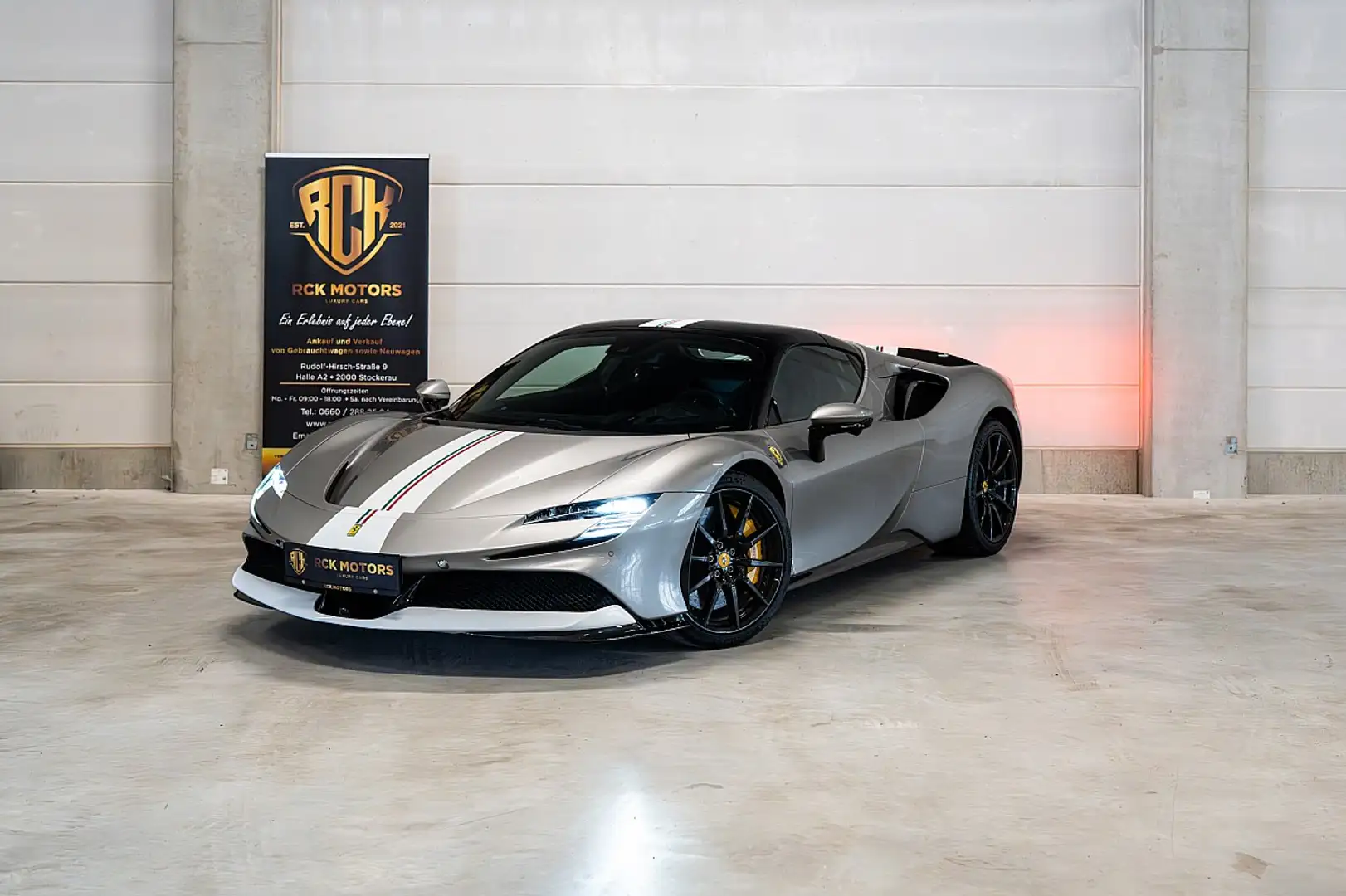Ferrari SF90 Spider PHEV 7,9kWh F1-DCT Silber - 2
