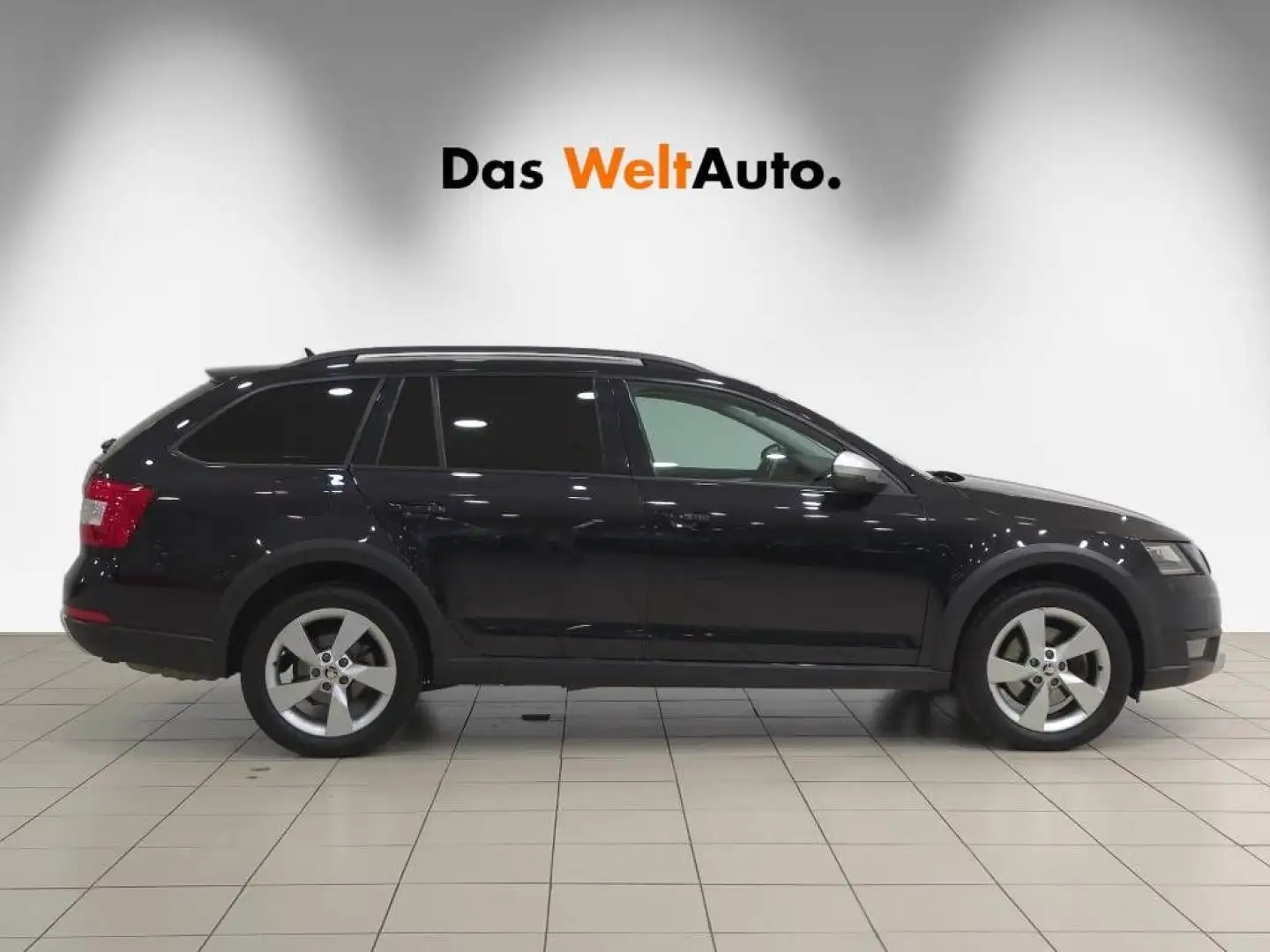 Skoda Octavia Combi 1.8 TSI Style 4x4 DSG Zwart - 2