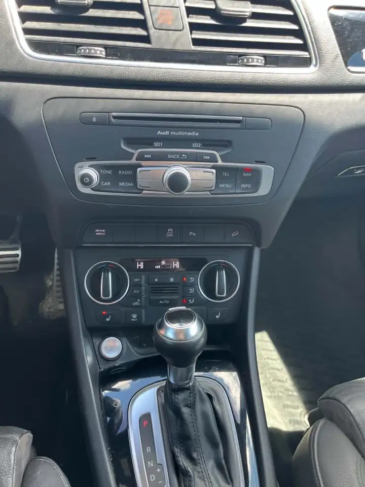Audi Q3 снимка Audi Q3