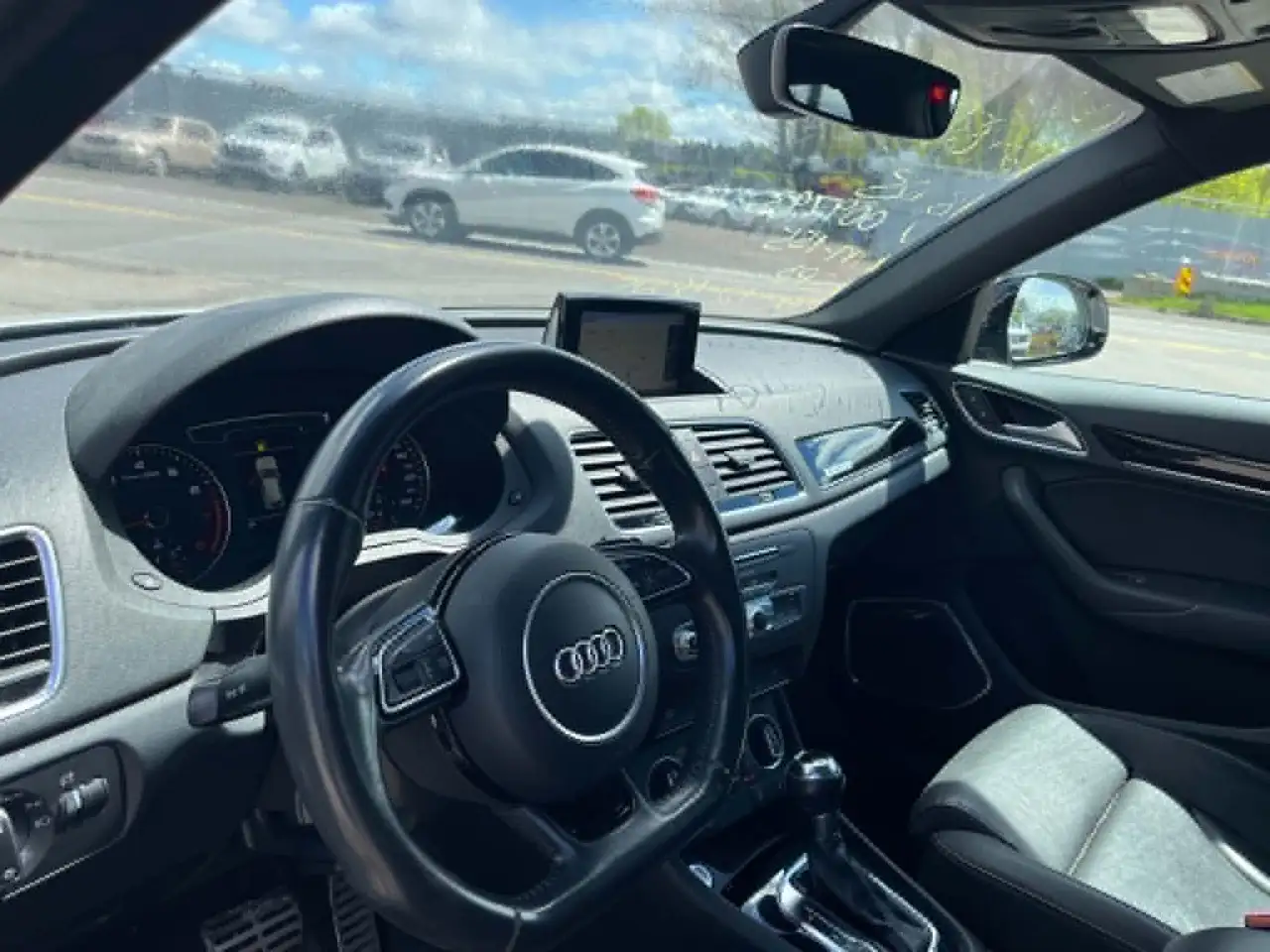 Audi Q3 снимка Audi Q3