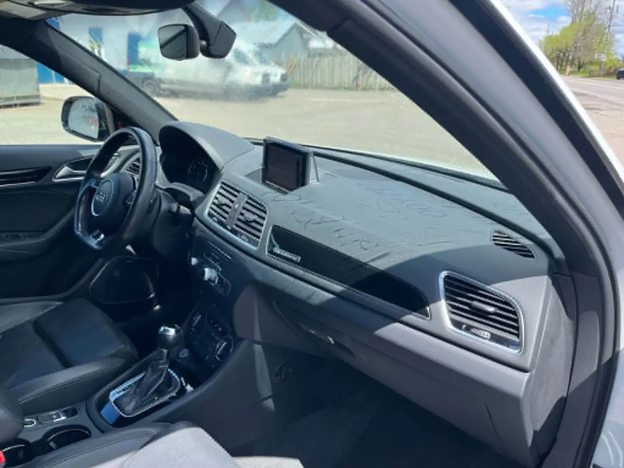 Audi Q3 снимка Audi Q3
