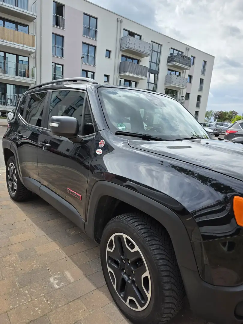 Jeep Renegade 2.0 MultiJet Automatik Trailhawk 4x4 Allrad Schwarz - 2