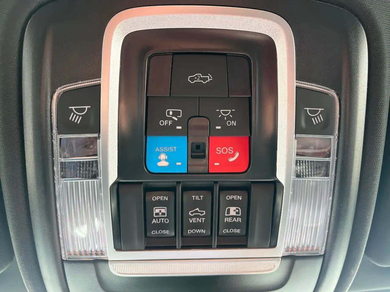 RAM 2500 снимка RAM 2500