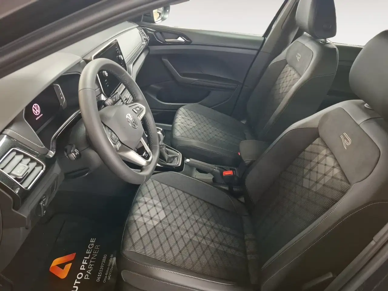 Volkswagen T-Cross 1.0 TSI R-Line 2xKlima ACC AHK AUT 6