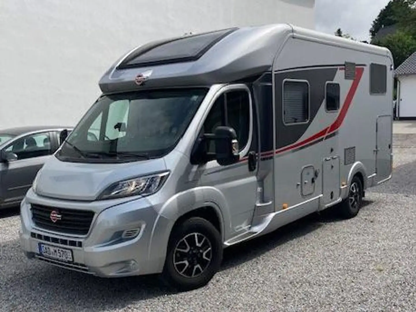 Caravans-Wohnm Bürstner IXEO T 690 G Zilver - 1