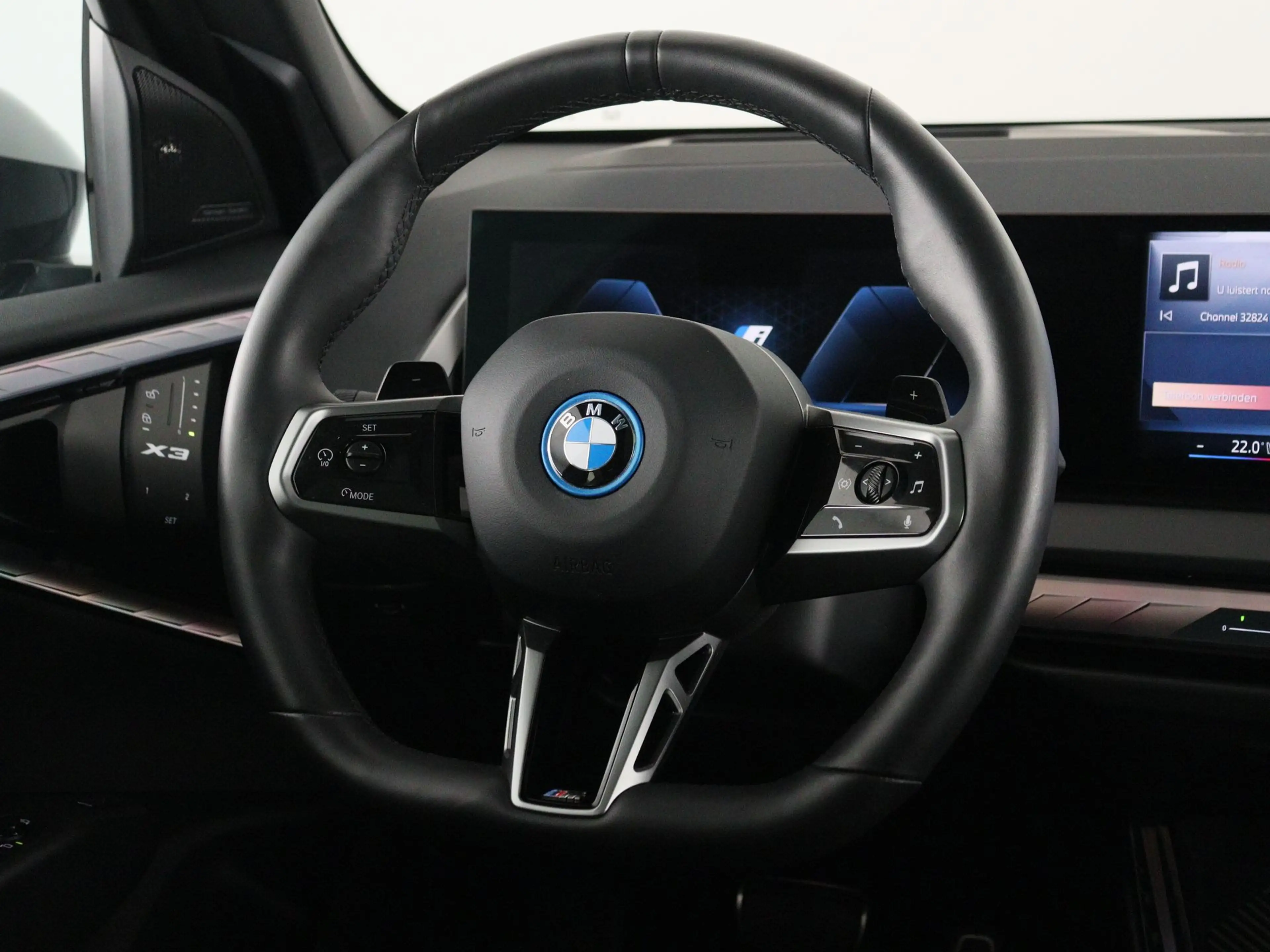BMW X3 30e xDrive SoH 100% — photo 2