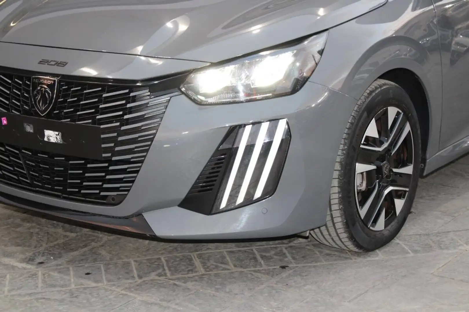 Peugeot 208 1.2 puretech Allure s&s 100cv Con NAVIGATORE Gris - 2