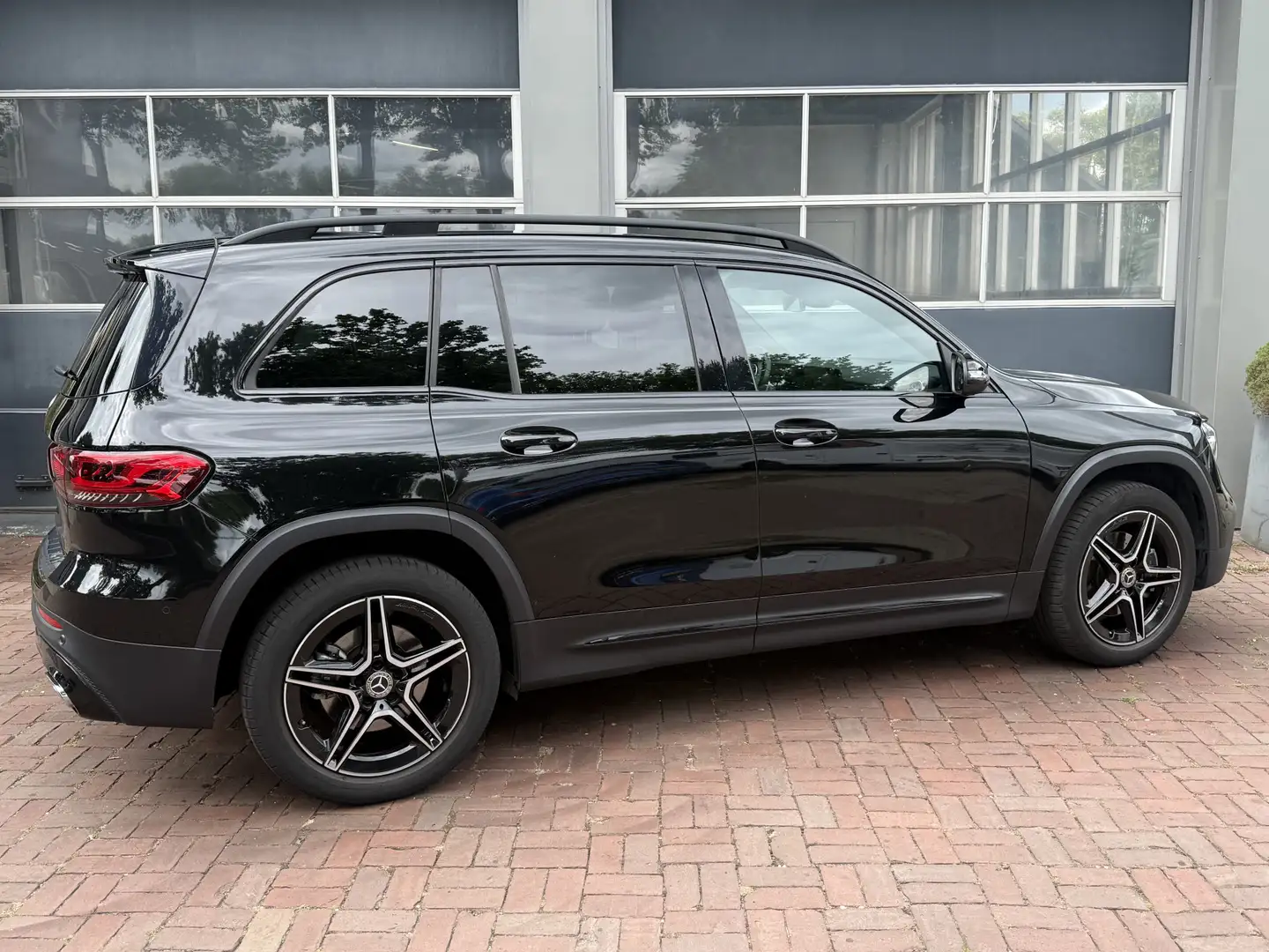 Mercedes-Benz GLB 200 Business Solution AMG 7p. 06-2021 171.851 KM Zwart - 2