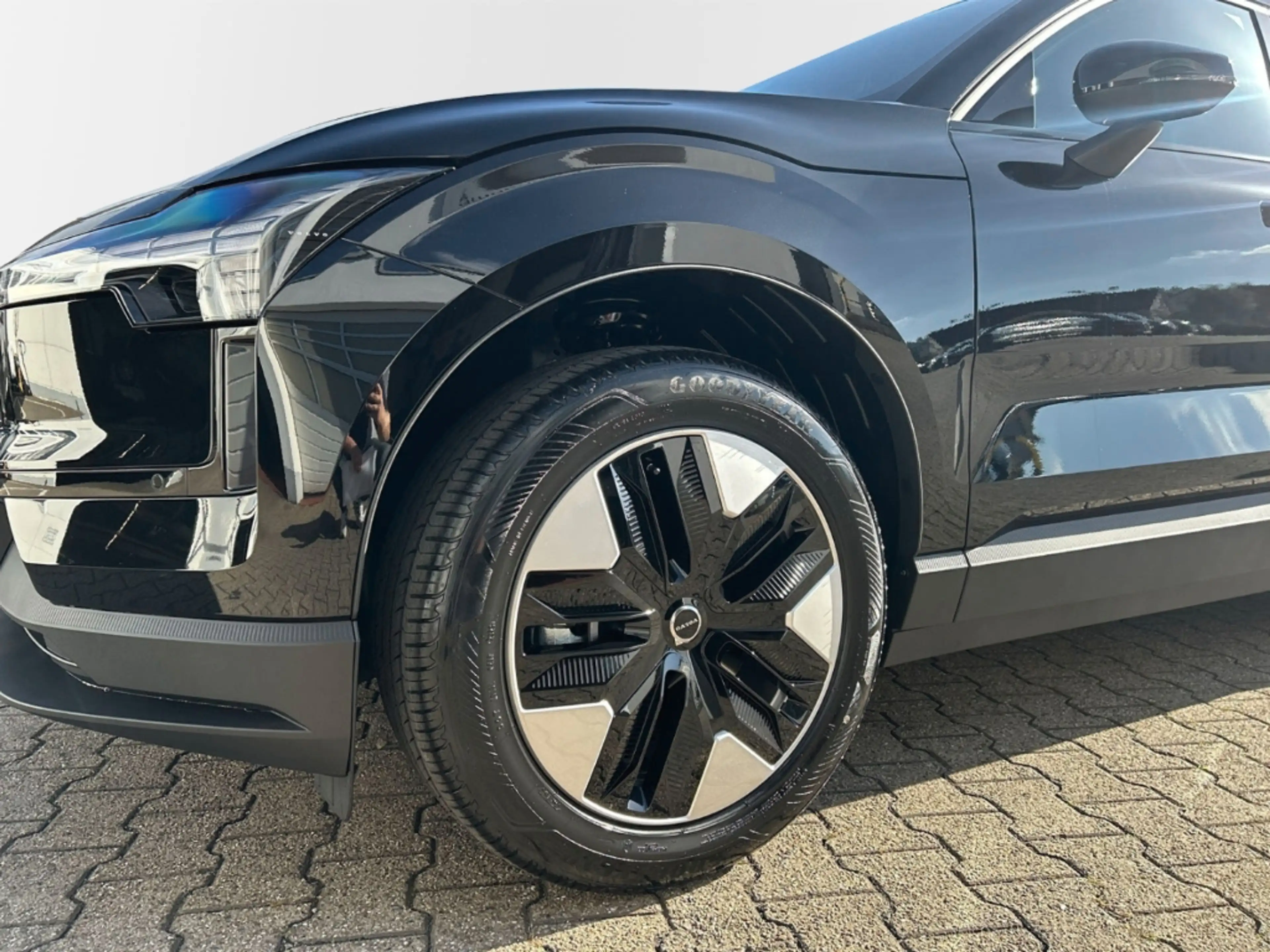 Volvo EX30 P5 Long Range Core 18'' SHZ ACC LED PDC DAB Rückfa — photo 9