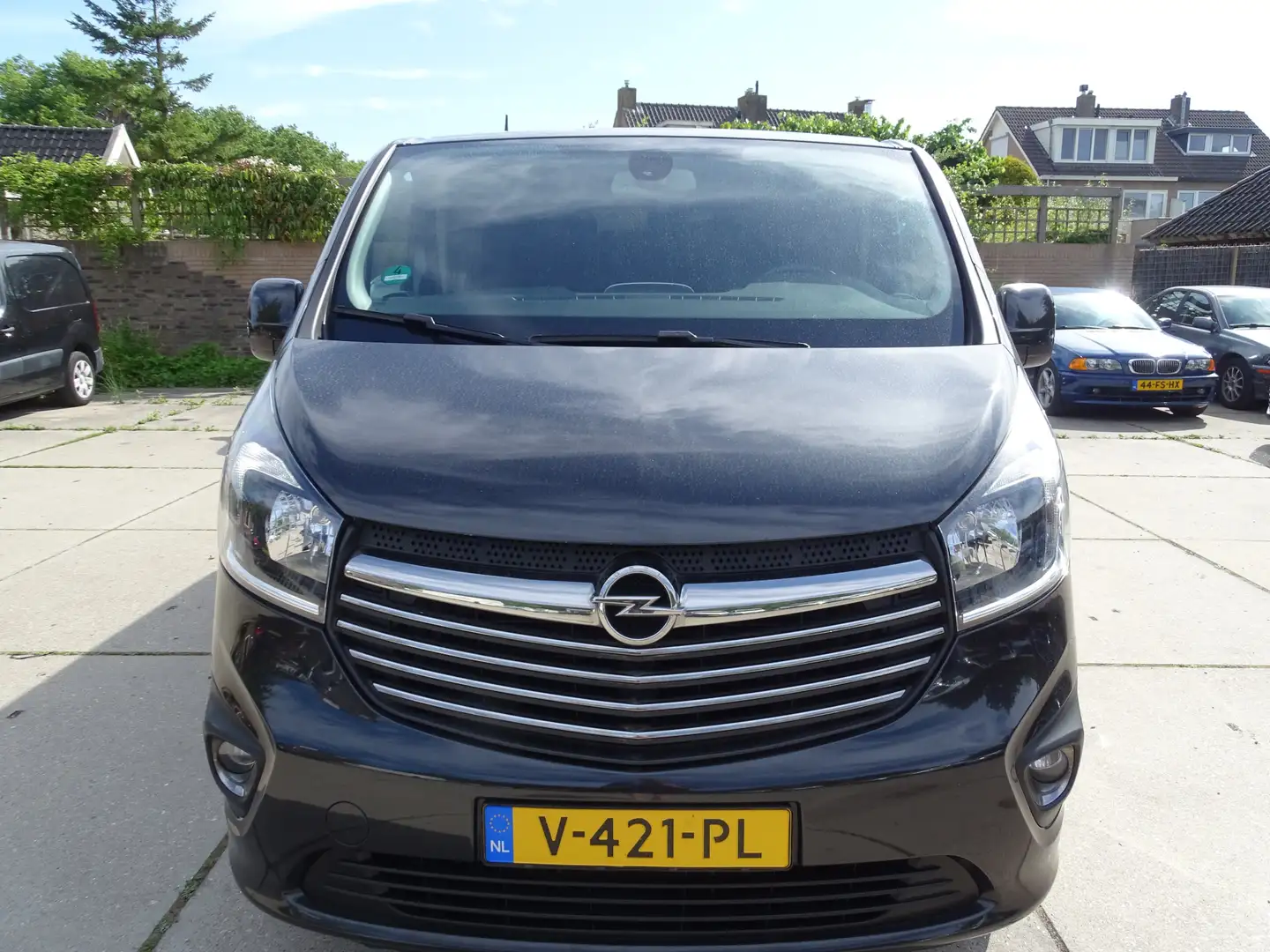 Opel Vivaro 1.6 CDTI L2H1 DC Sport EcoFlex Noir - 2