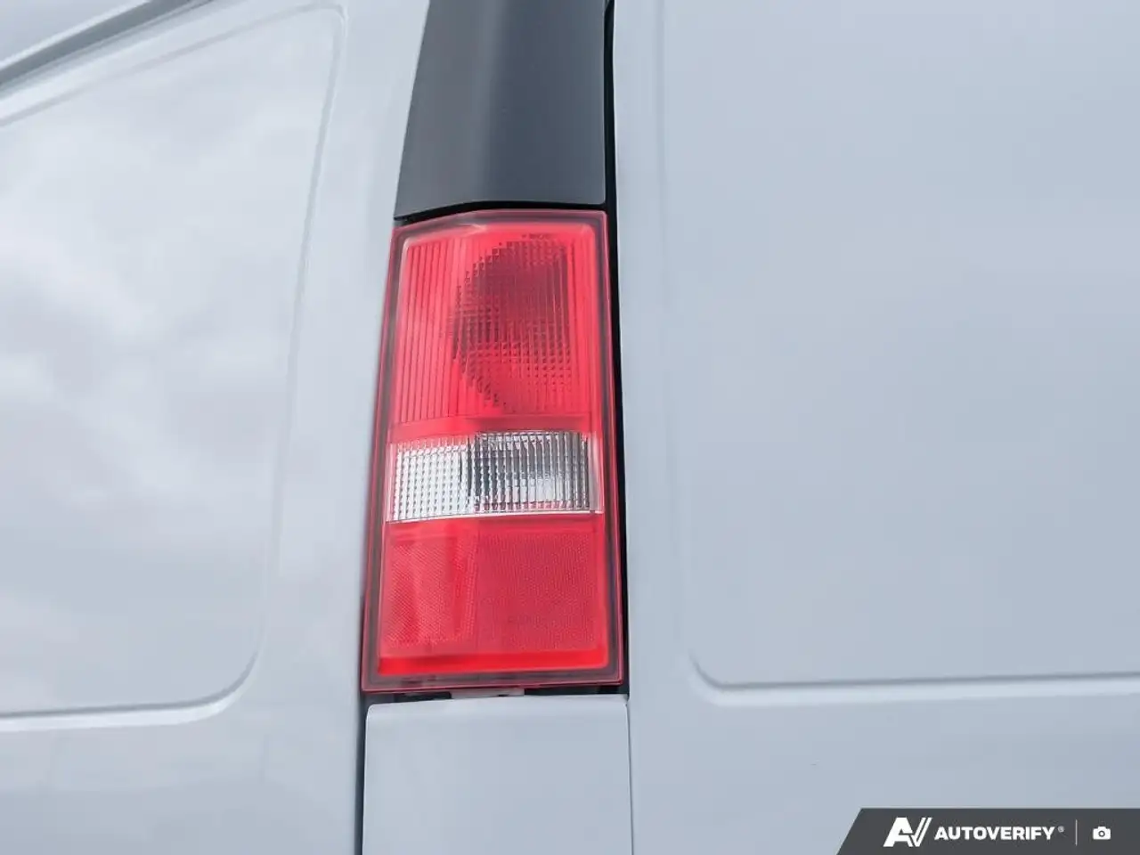 GMC Savana снимка GMC Savana