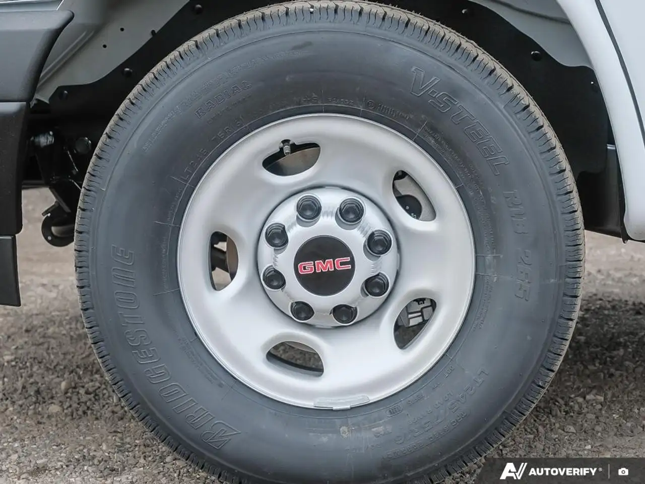GMC Savana снимка GMC Savana