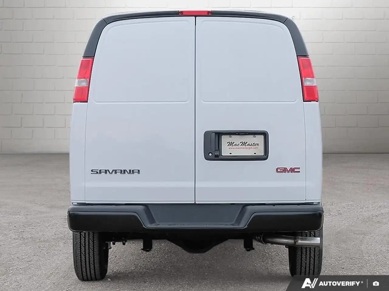 GMC Savana снимка GMC Savana