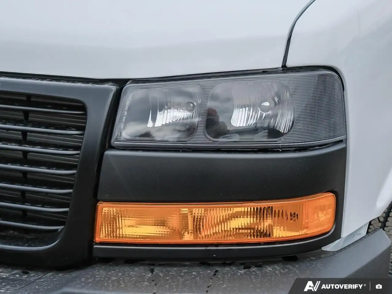GMC Savana снимка GMC Savana
