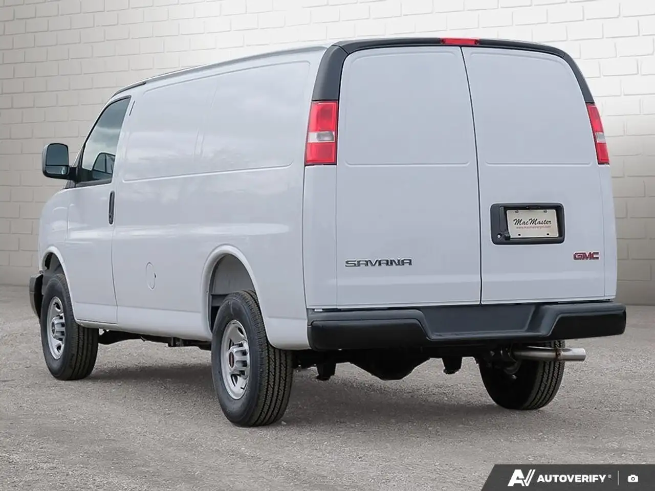 GMC Savana снимка GMC Savana