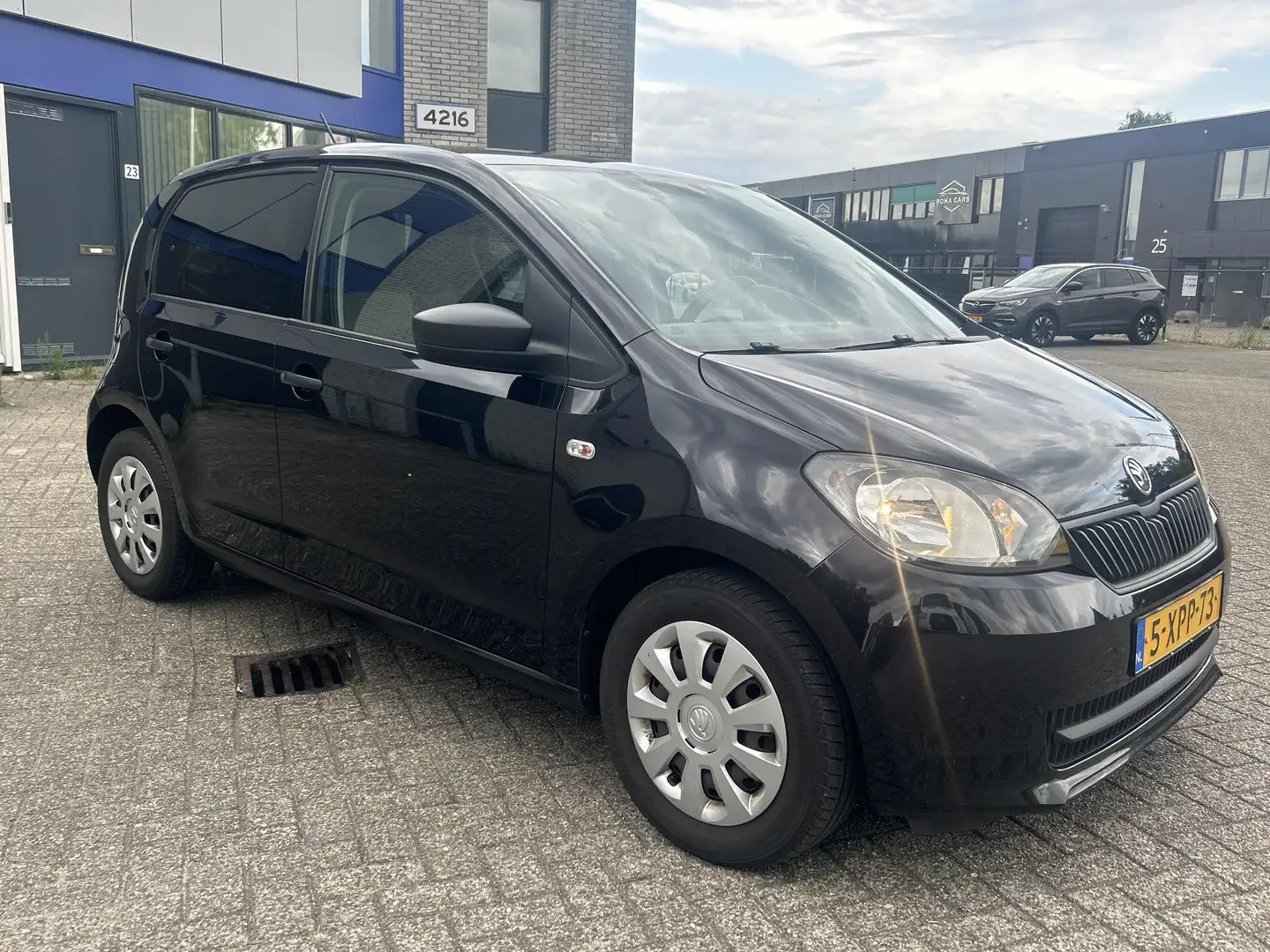 Skoda Citigo 1.0 Greentech Active Pro | 5 Deurs | Airco | Zwart - 2