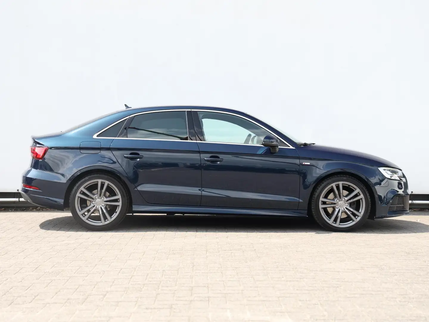 Audi A3 Limousine 2.0 TFSI Sport S Line Edition 190pk | S- Blauw - 2