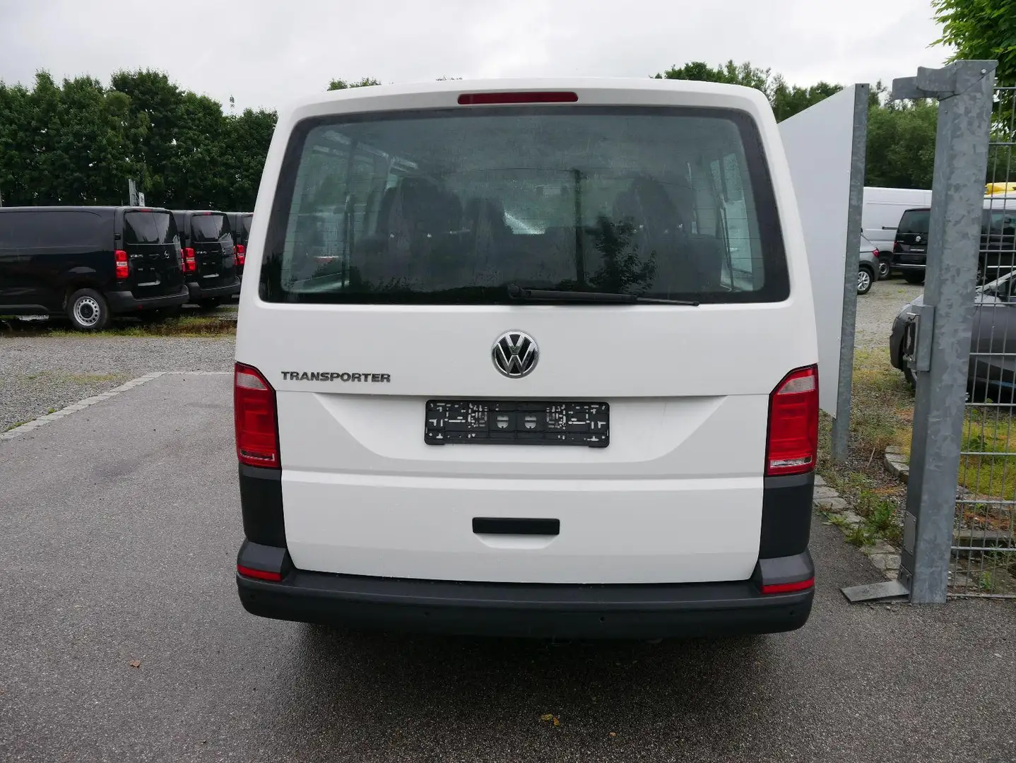 Volkswagen T6 Kombi 2.0 TDI*NAVI*9-SITZER*PDC-HINTEN*RADIO*SCHIEBETÜR- Weiß - 2