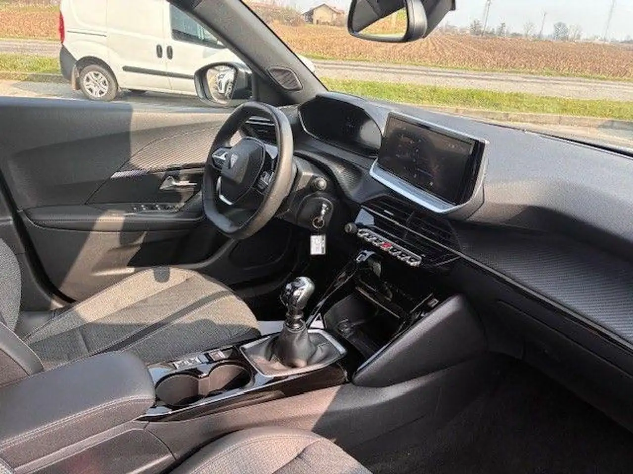 Peugeot 2008 PureTech 100 S&S Allure 11