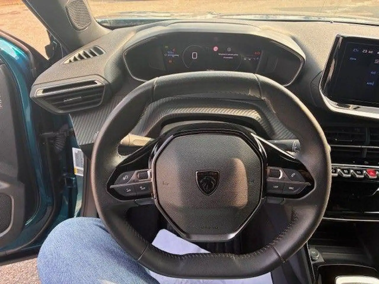 Peugeot 2008 PureTech 100 S&S Allure 14