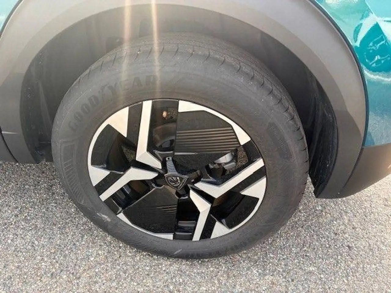 Peugeot 2008 PureTech 100 S&S Allure 8